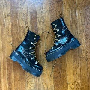 NWOT Dr. Martens Jason platform boots - women’s size 10